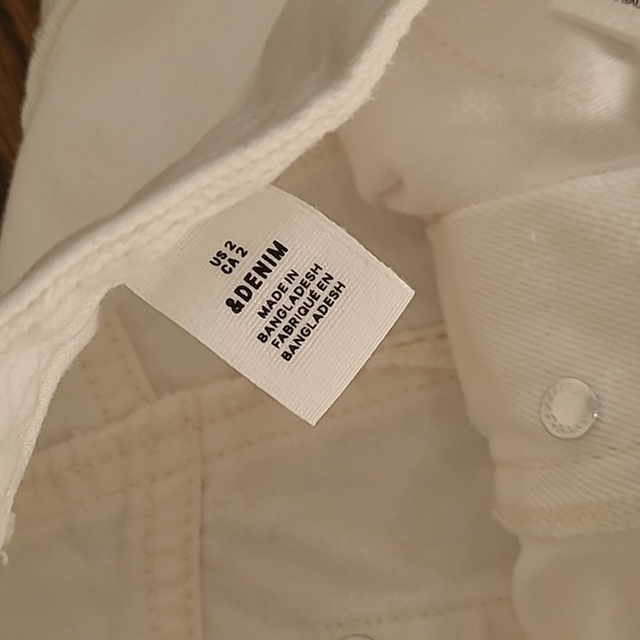 Denim Mini - Picture 3 of 5